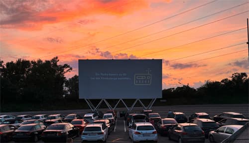 Mit Baby ins Kino? Besuch uns bequem im Autokino