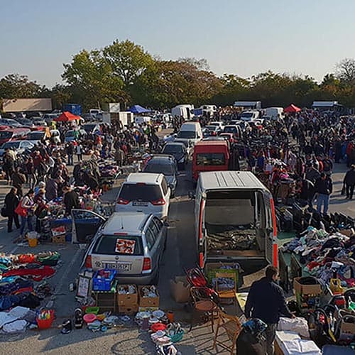 Flohmarktstand Mieten am Autokino Flohmarkt Viele Flohmarkt Aussteller. Günstige Platzgebühren, Top Standplätze