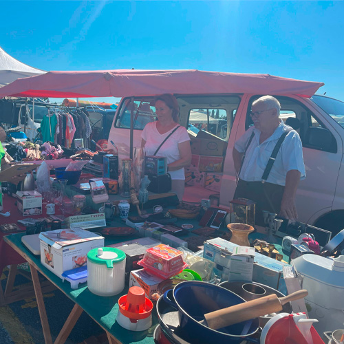 Nette Aussteller, mit viel Flohmarktware